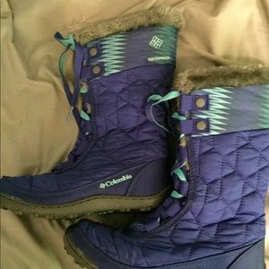 Snow boots